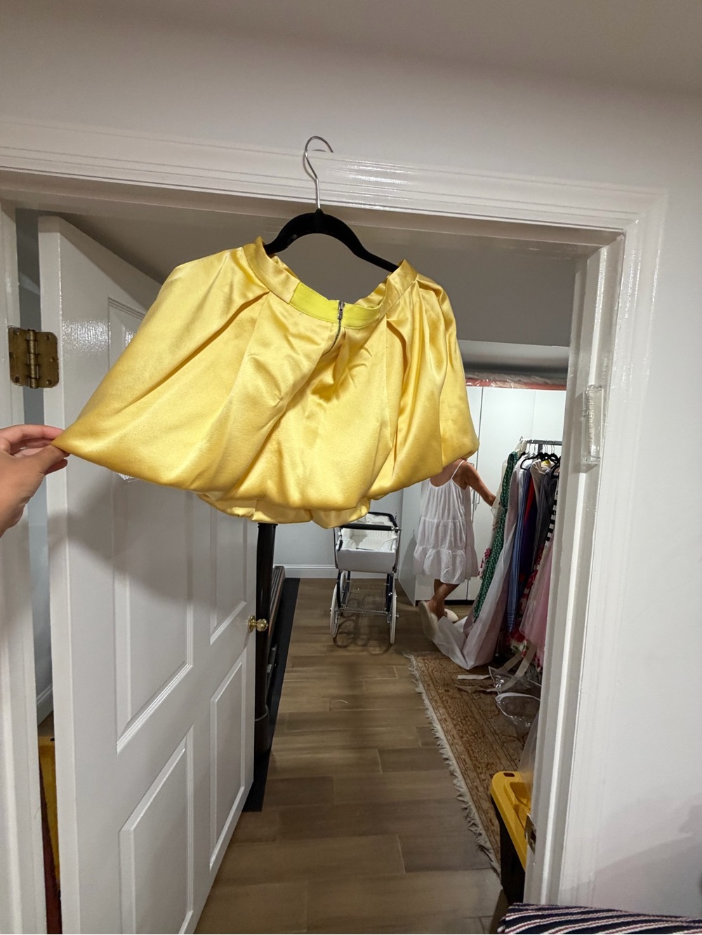 Alic and Olivia Yellow Satin mini bubble skirt